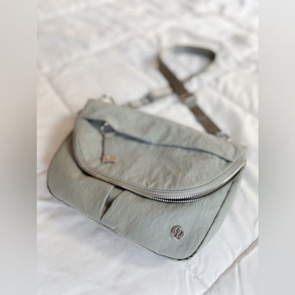 lululemon athletica Handbags - Lulu lemon all night festival bag grey